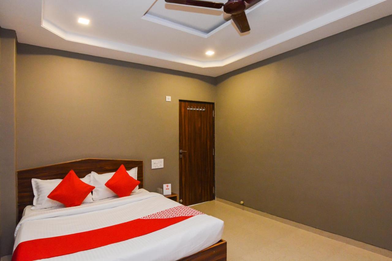 Sukrangu Palace Hotel เชอร์ดี ภายนอก รูปภาพ