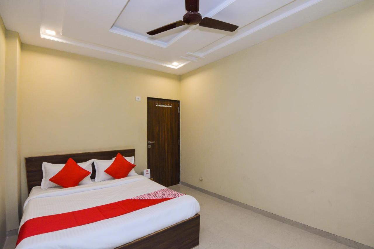 Sukrangu Palace Hotel เชอร์ดี ภายนอก รูปภาพ